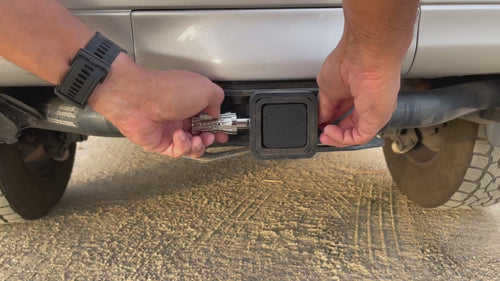 Opening the stash via magnetic attraction with the hitch pin